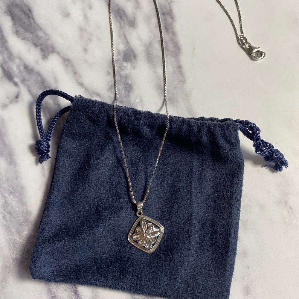 Square necklace